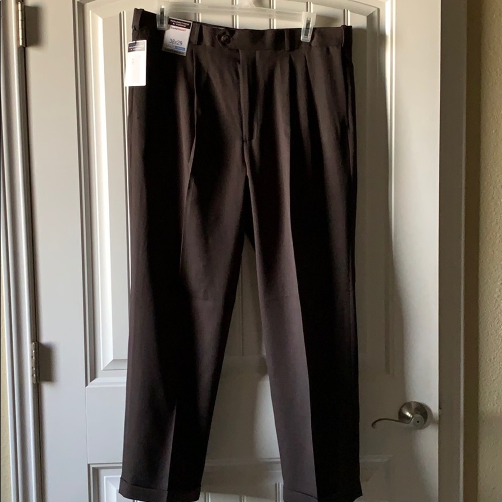 NWT Men’s Roundtree & York’s dress pants